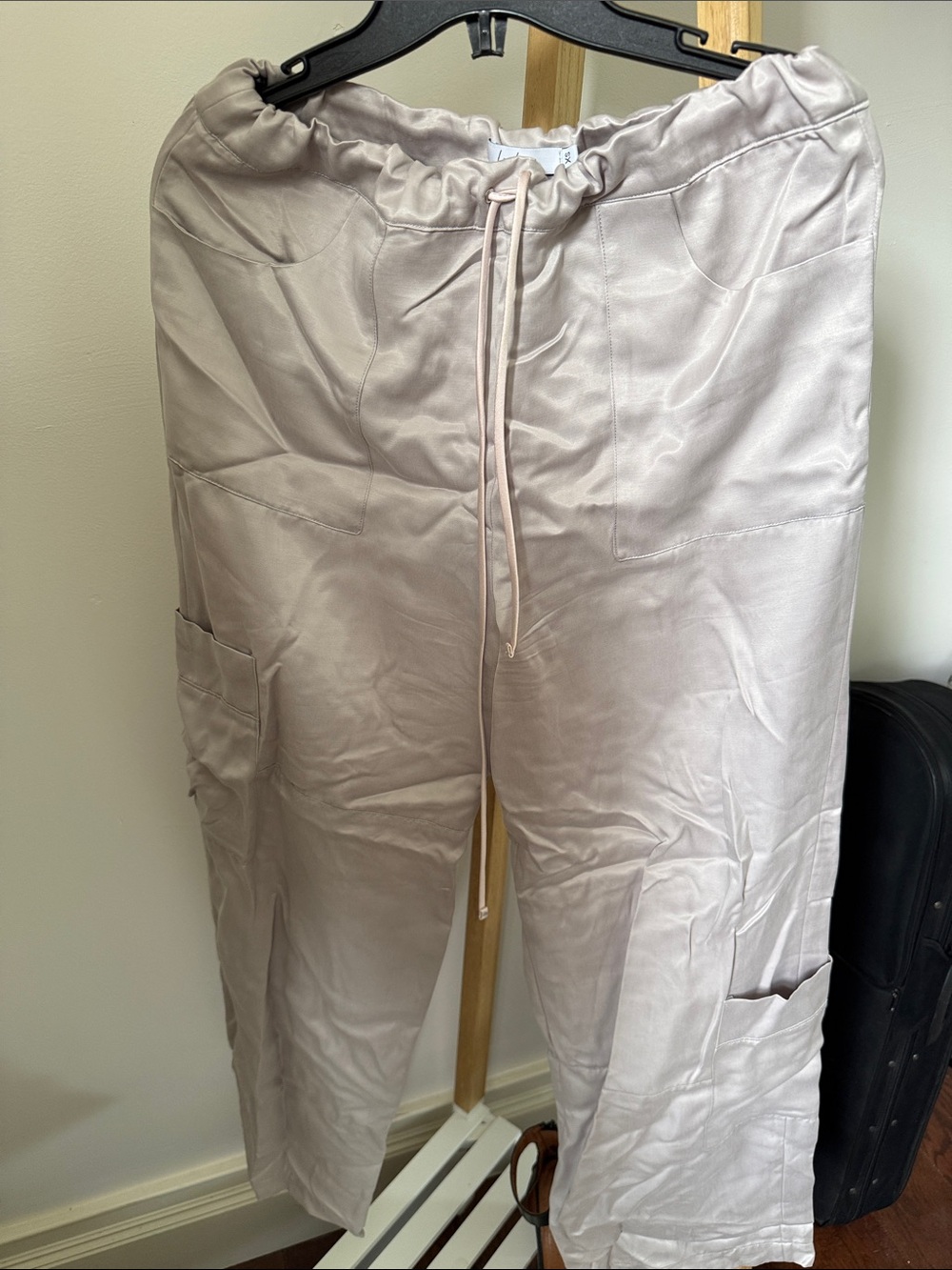 Women’s Relaxed silky Drawstring Pants in Light Beige